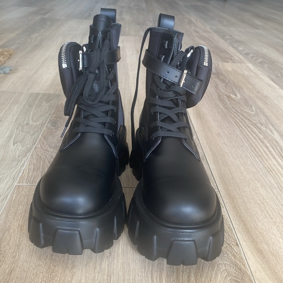 NWB: Men’s Prada smooth leather and recycled nylon combat boots. Sz 40 - Picture 2 of 14